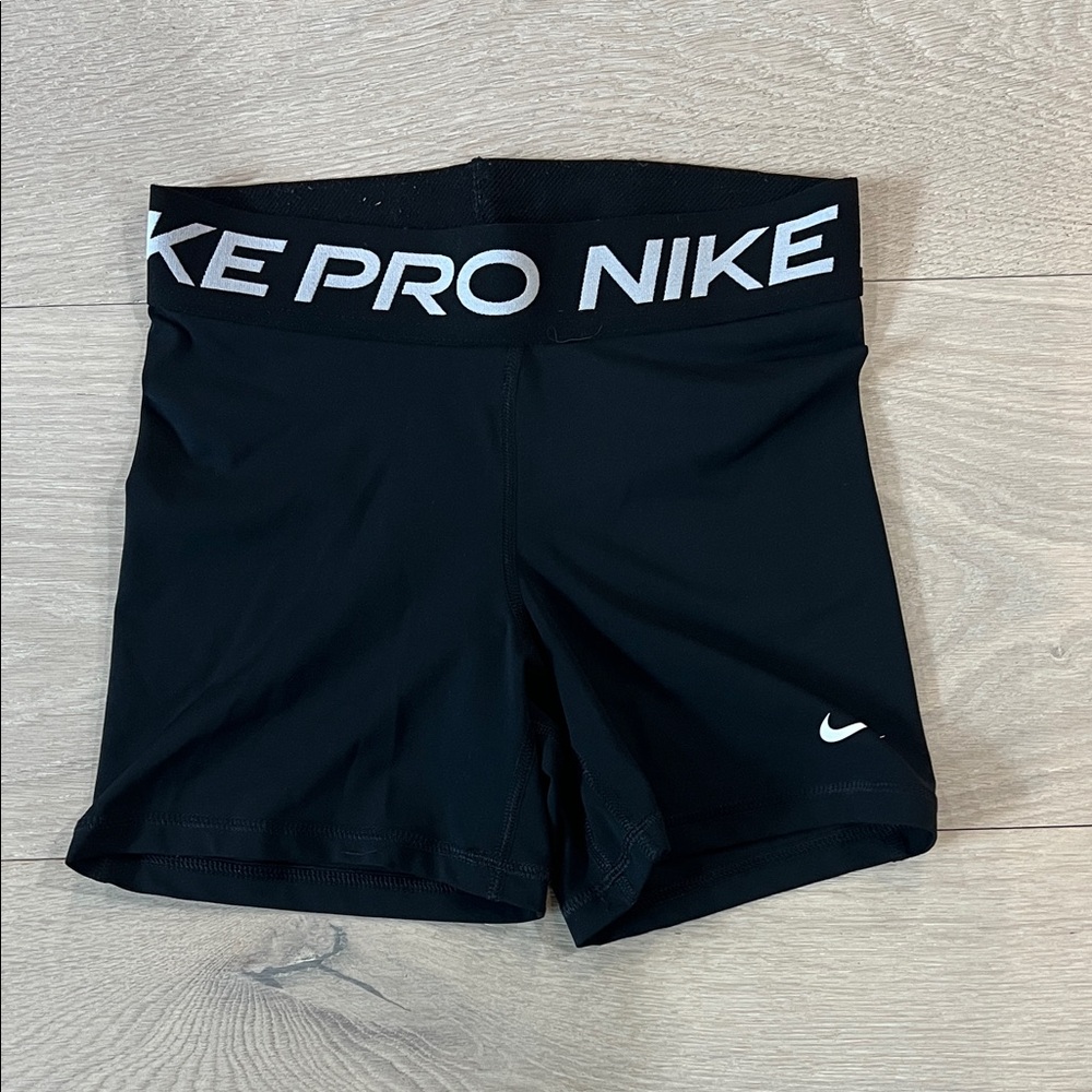 Black Nike pro shorts
